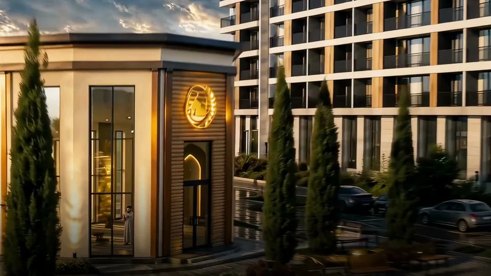 Здание Breeze Marina в вечернем свете
